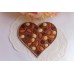 Шоколадное сердце с орехами и изюмом